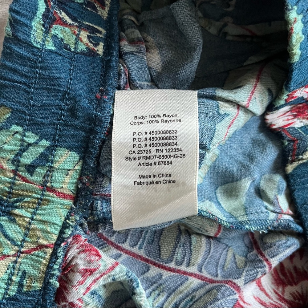 Aritzia Wilfred Free tropical floral shorts - Picture 5 of 5